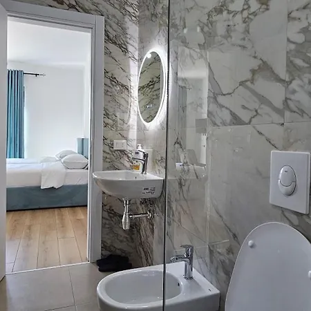 Sm Blue West Daire *